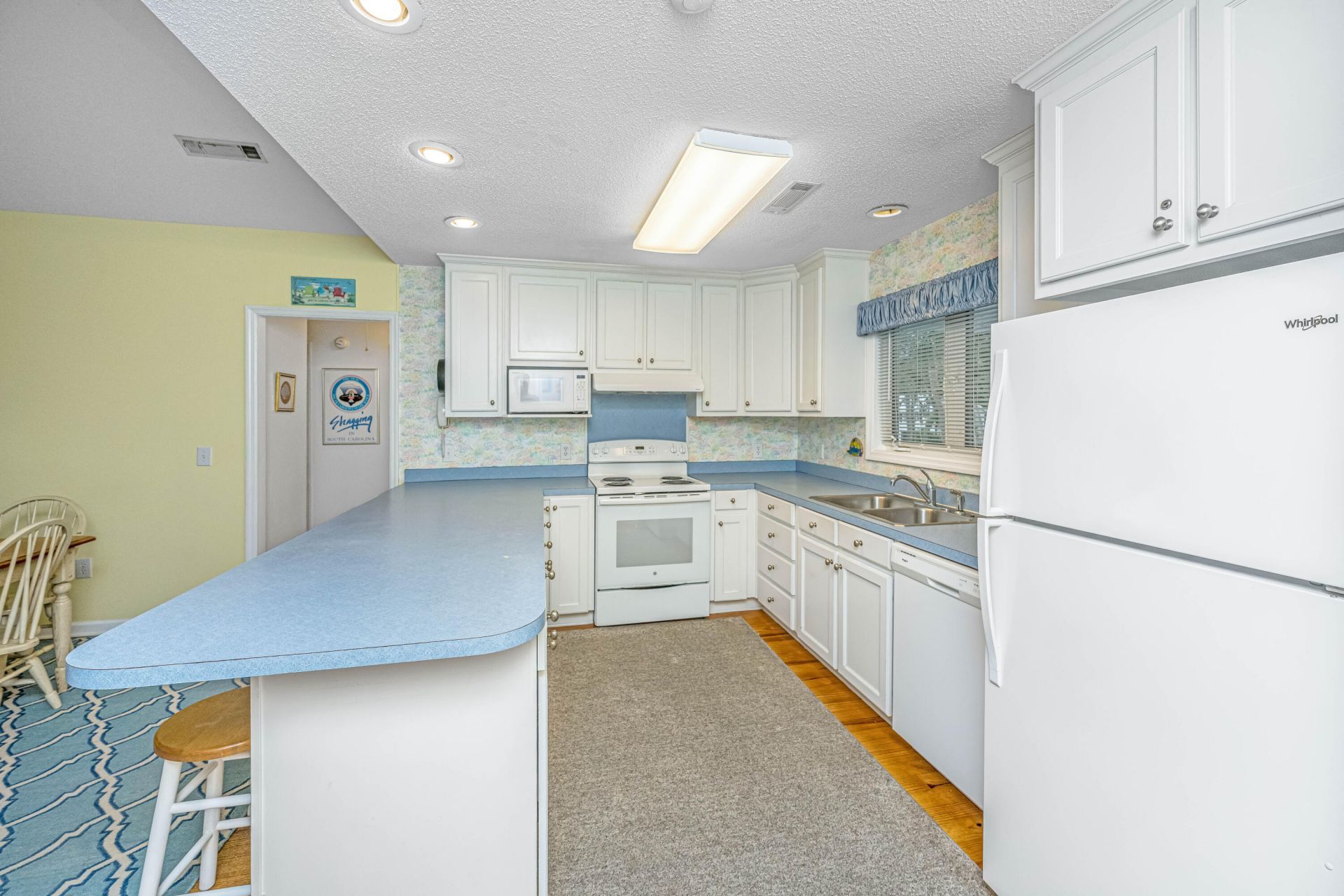 412 Pompano Street Photo 8