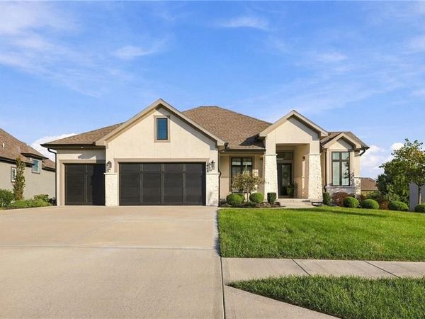2908 NE 102nd Street, Kansas City, MO 64155