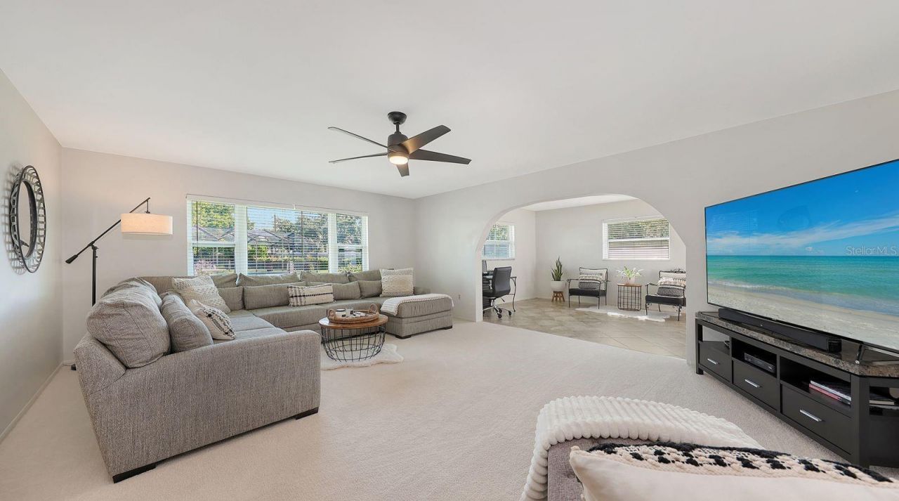 6717 Roxbury Drive , Sarasota, FL 34231 Photo