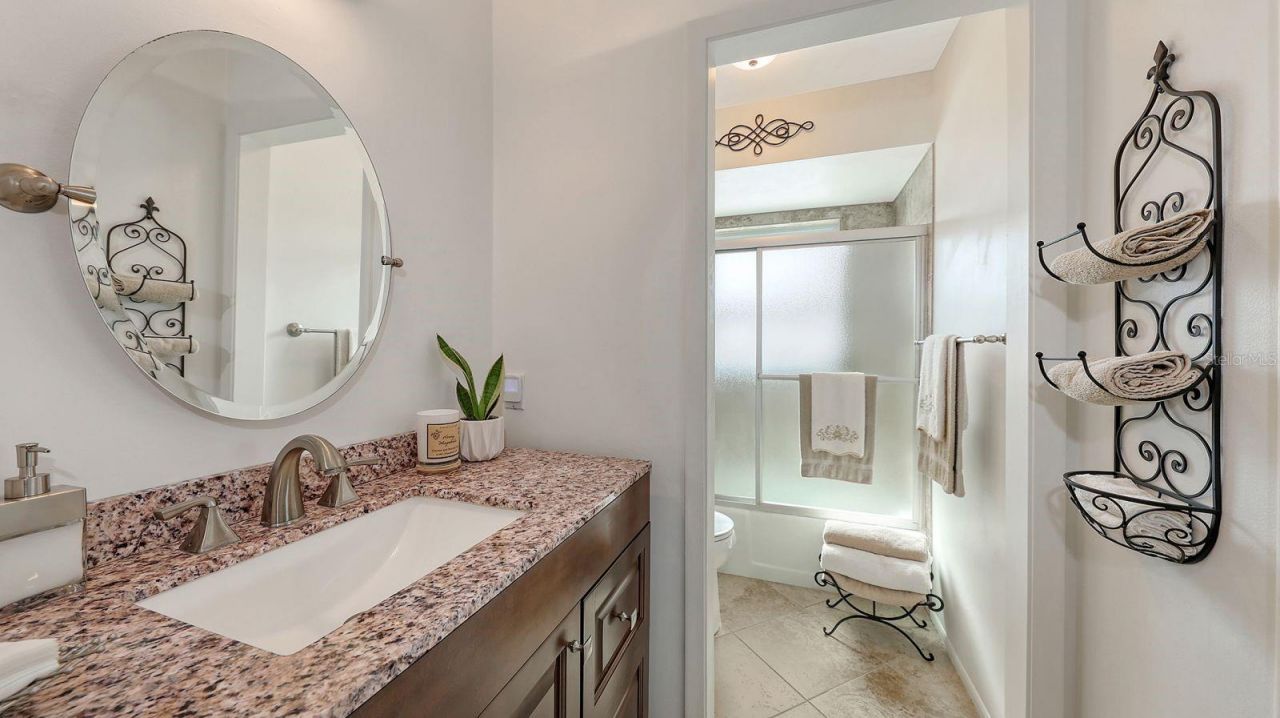 6717 Roxbury Drive , Sarasota, FL 34231 Photo