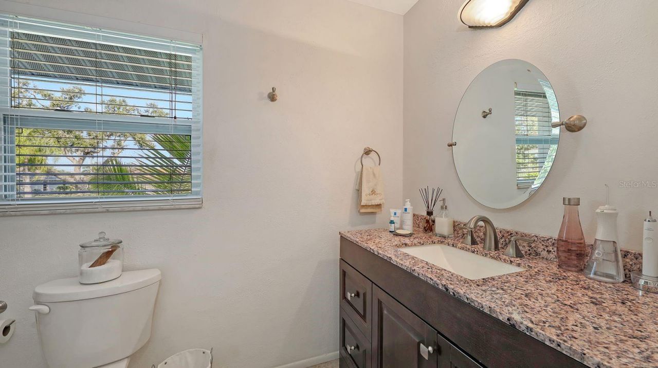6717 Roxbury Drive , Sarasota, FL 34231 Photo