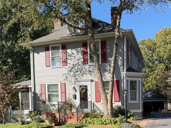 537 N Clay Avenue , Kirkwood, MO 63122