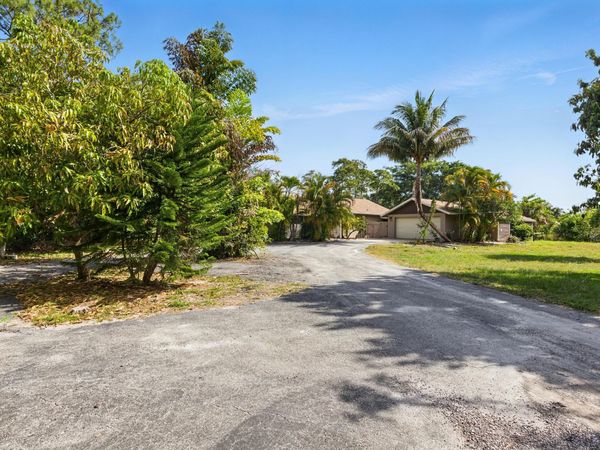 16319 E BURNS Drive E, Unit A, The Acreage, FL 33470