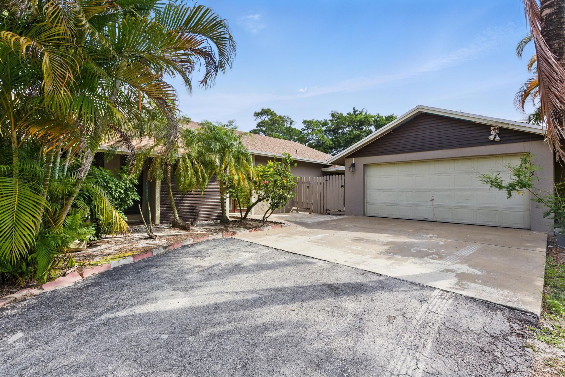 16319 E Burns Drive E, Unit A, The Acreage, FL 33470 Photo
