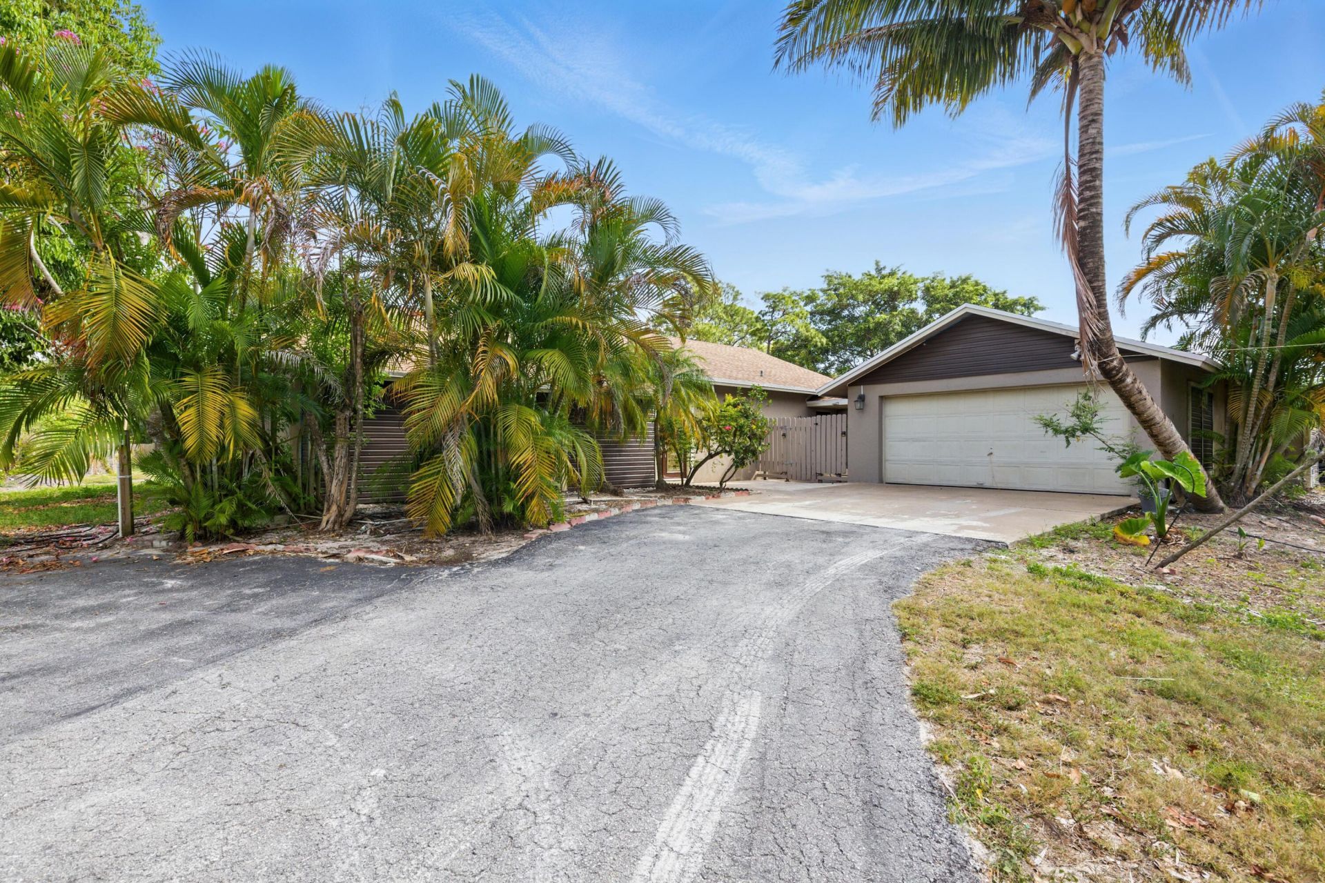 16319 E Burns Drive E, Unit A, The Acreage, FL 33470 Photo