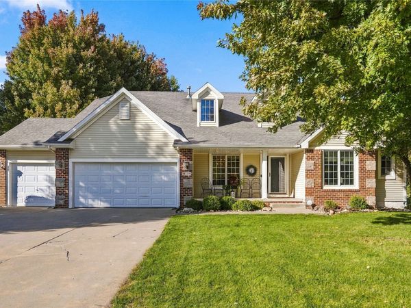 14203 Oak Brook Drive, Urbandale, IA 50323