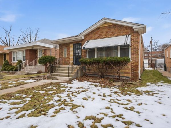 8846 S Dorchester Avenue , Chicago, IL 60619