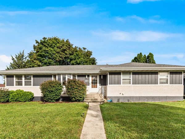 2817 Wake Island Drive , Joliet, IL 60435