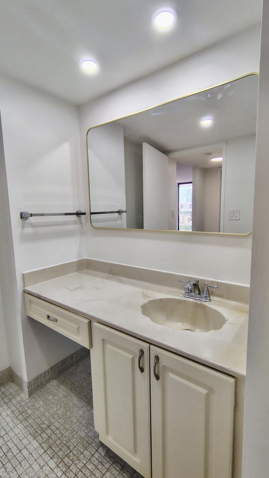 210 174th Street, Unit 808, Sunny Isles Beach, FL 33160 Photo