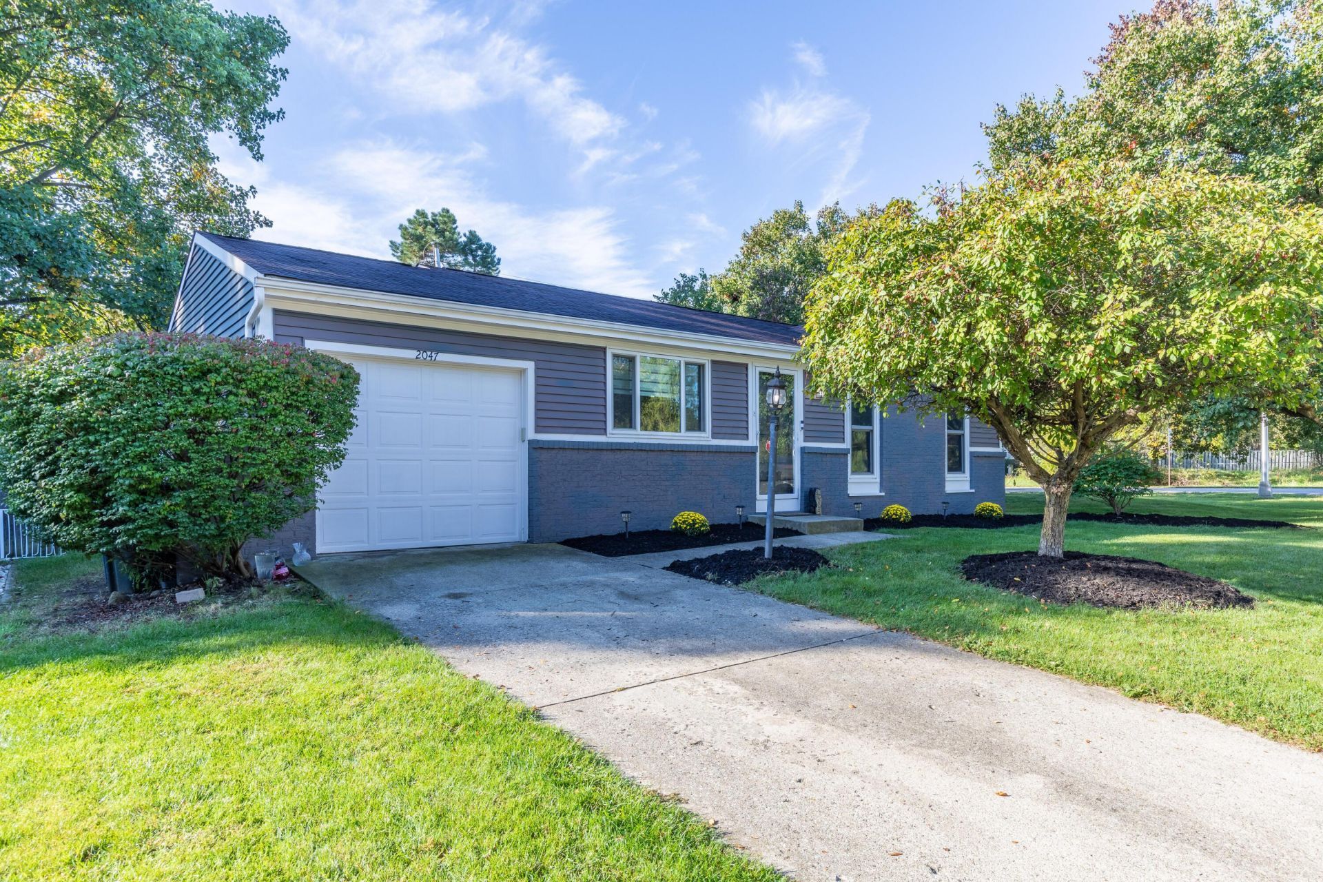 2047 Wolverhampton Road, Powell, OH 43065 Main Photo