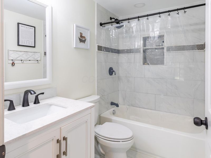 2047 Wolverhampton Road, Powell, OH 43065 Photo 15