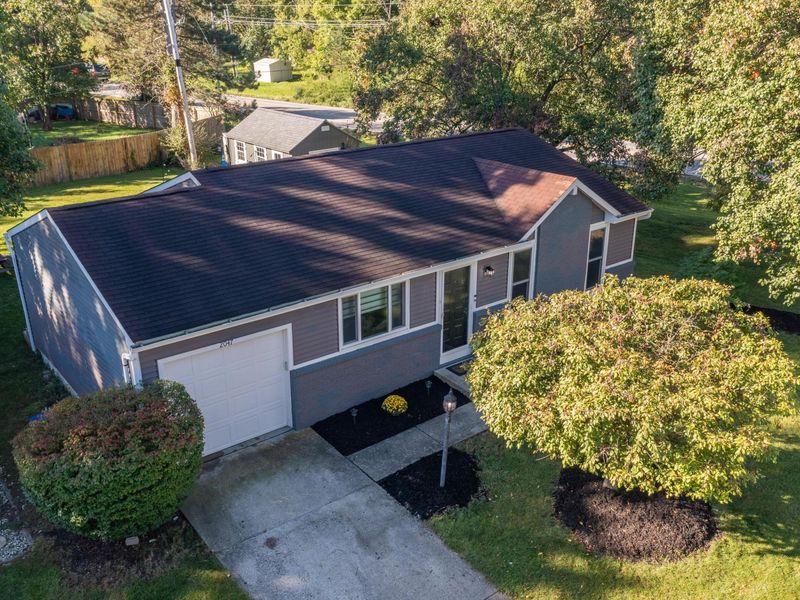 2047 Wolverhampton Road, Powell, OH 43065 Photo 2