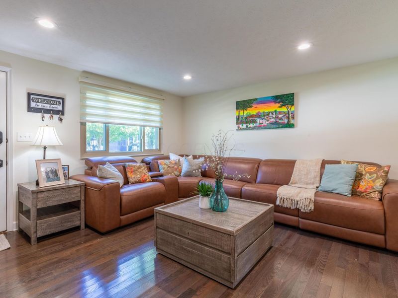 2047 Wolverhampton Road, Powell, OH 43065 Photo 6
