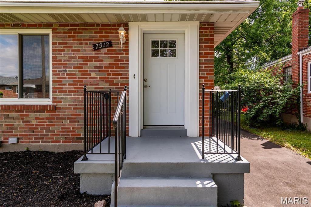 7912 Pembroke Drive , Affton, MO 63123 Main Photo