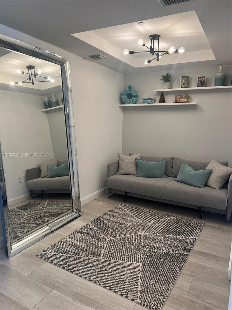 45 SW 9th St , Unit 2702, Miami, FL 33130 Photo