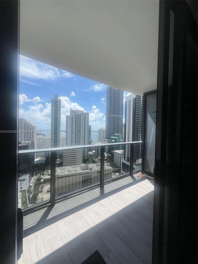 45 SW 9th St , Unit 2702, Miami, FL 33130 Photo