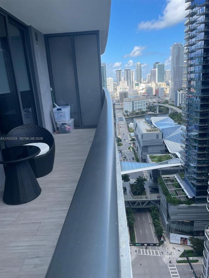 45 SW 9th St , Unit 2702, Miami, FL 33130 Photo