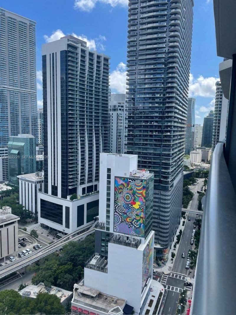 45 SW 9th St , Unit 2702, Miami, FL 33130 Photo