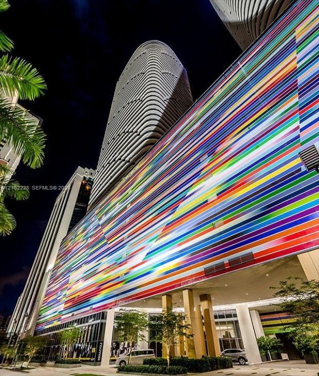 45 SW 9th St , Unit 2702, Miami, FL 33130 Photo