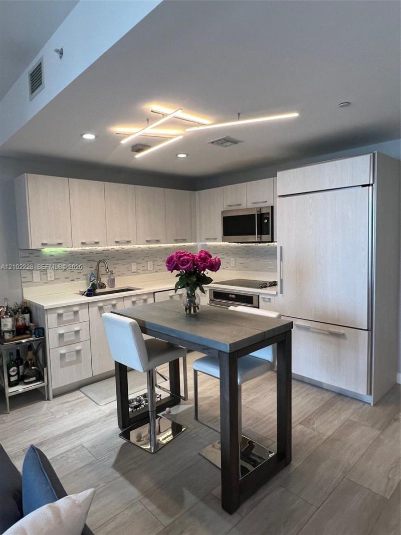 45 SW 9th St , Unit 2702, Miami, FL 33130 Photo