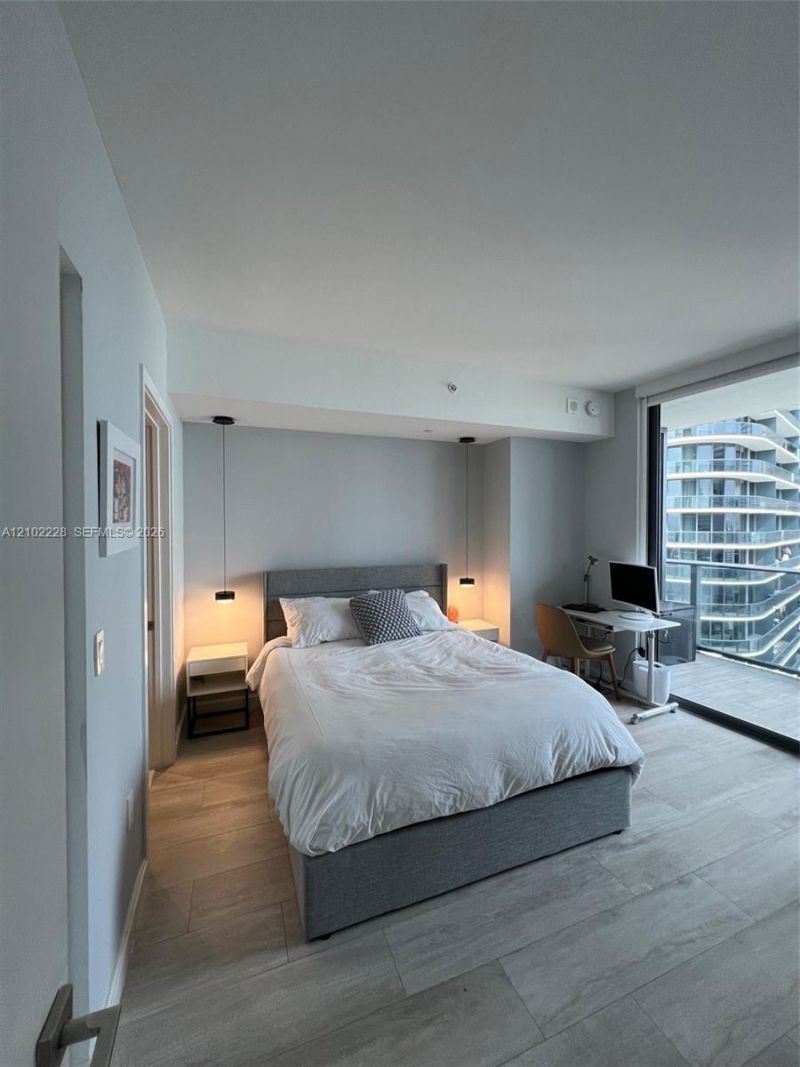 45 SW 9th St , Unit 2702, Miami, FL 33130 Photo