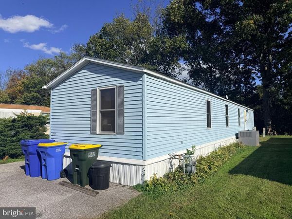 207 WALDORF DRIVE, YORK, PA 17404