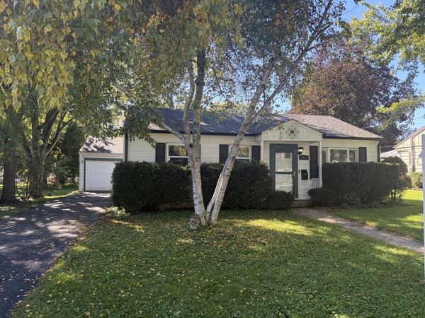 1417 Walnut Drive , Woodstock, IL 60098