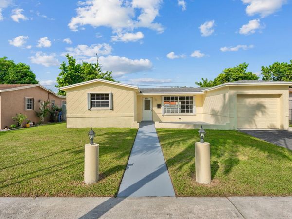 3921 NW 35th Terrace, Lauderdale Lakes, FL 33309