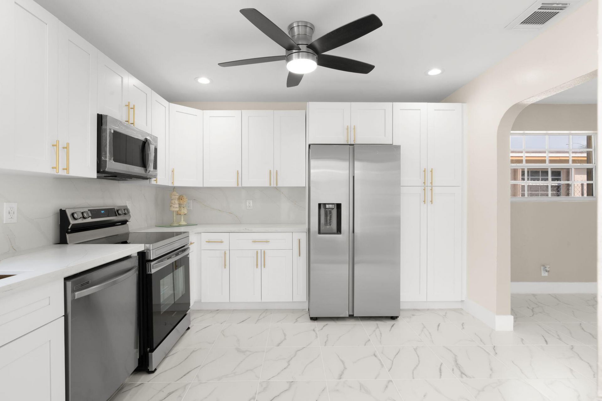 3921 NW 35th Terrace, Lauderdale Lakes, FL 33309 Photo