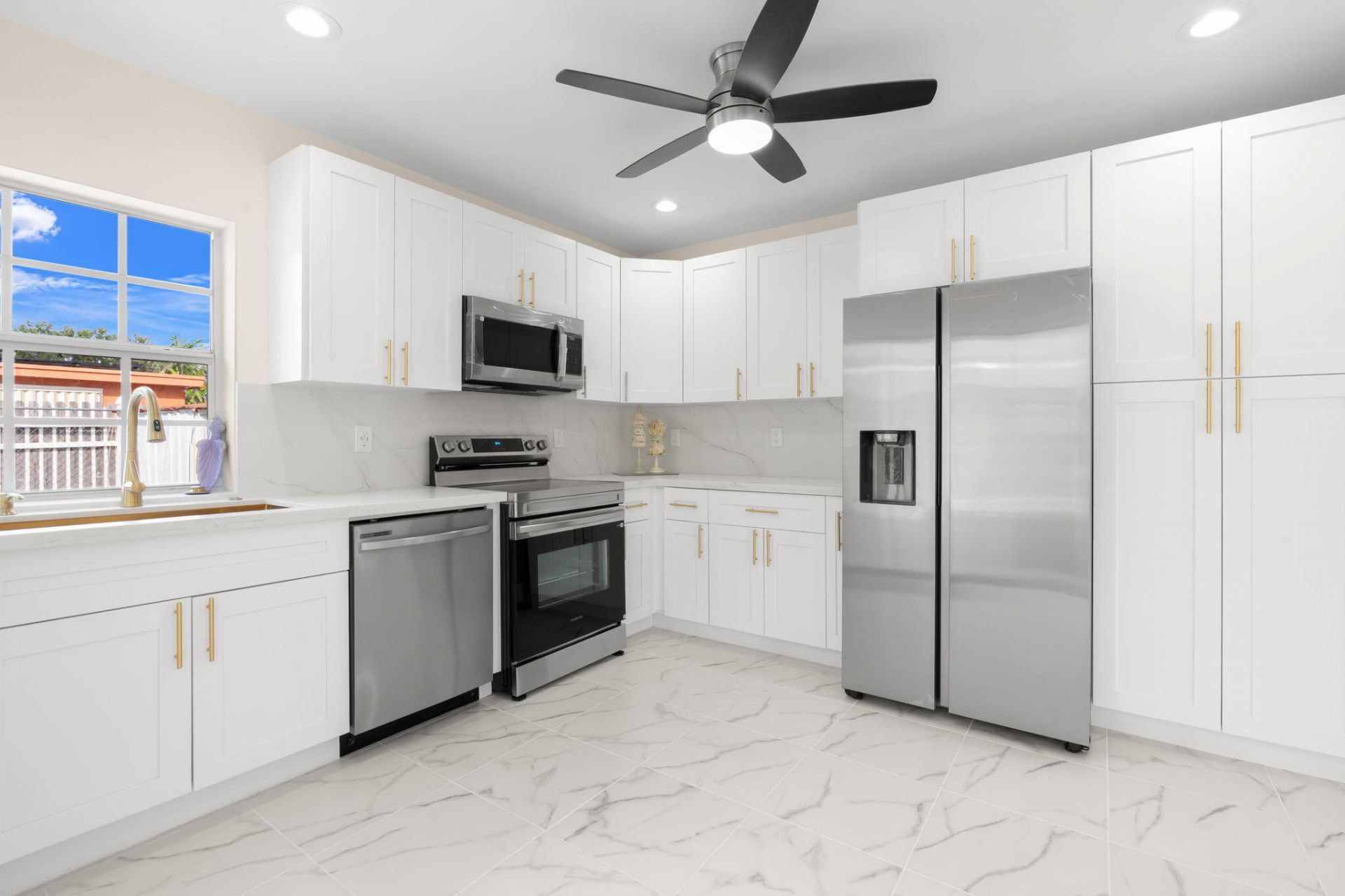 3921 NW 35th Terrace, Lauderdale Lakes, FL 33309 Photo