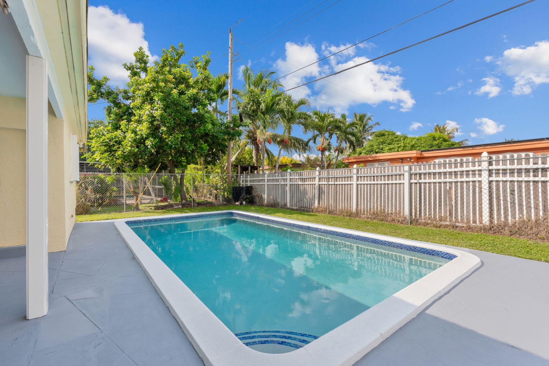 3921 NW 35th Terrace, Lauderdale Lakes, FL 33309 Photo