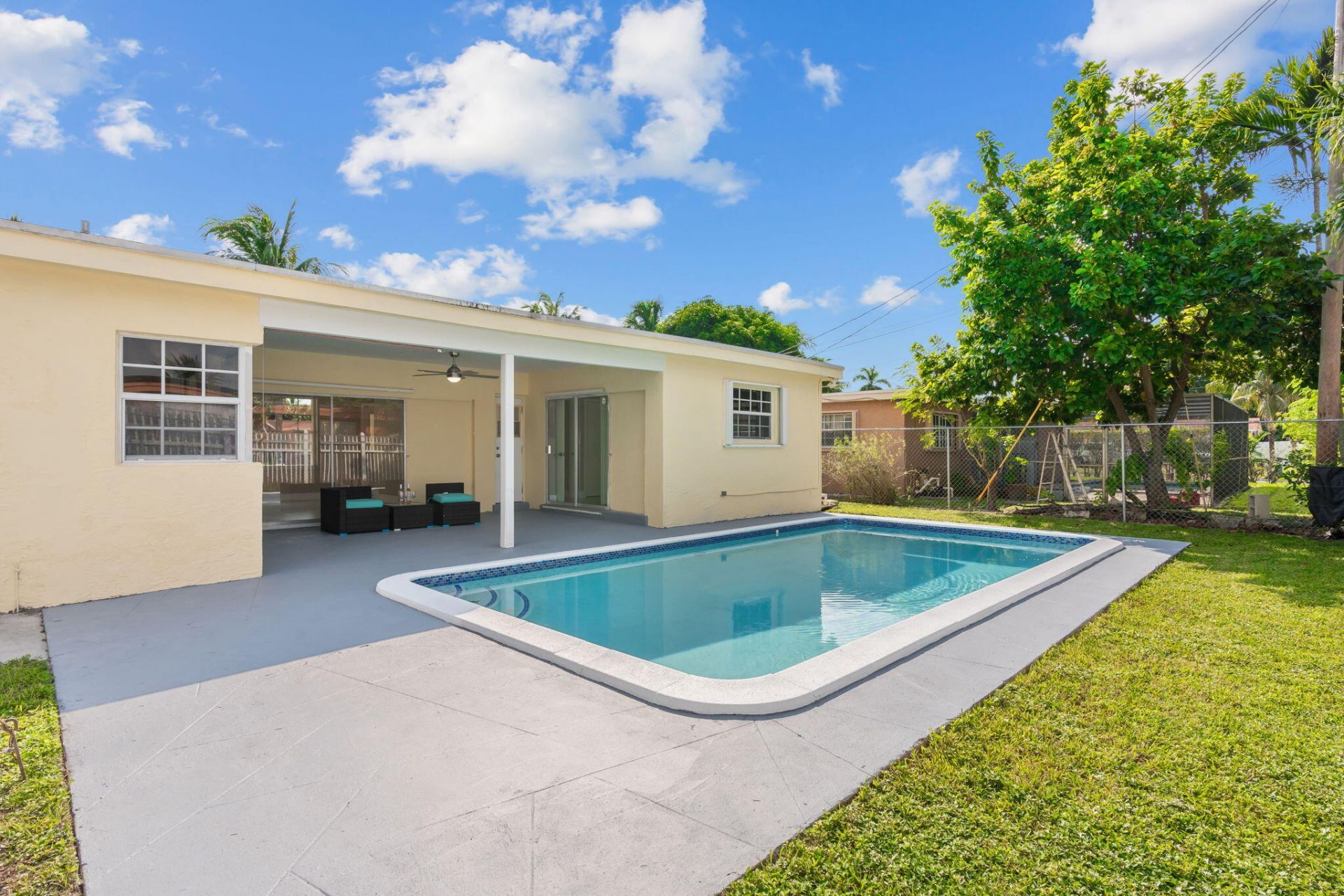3921 NW 35th Terrace, Lauderdale Lakes, FL 33309 Photo