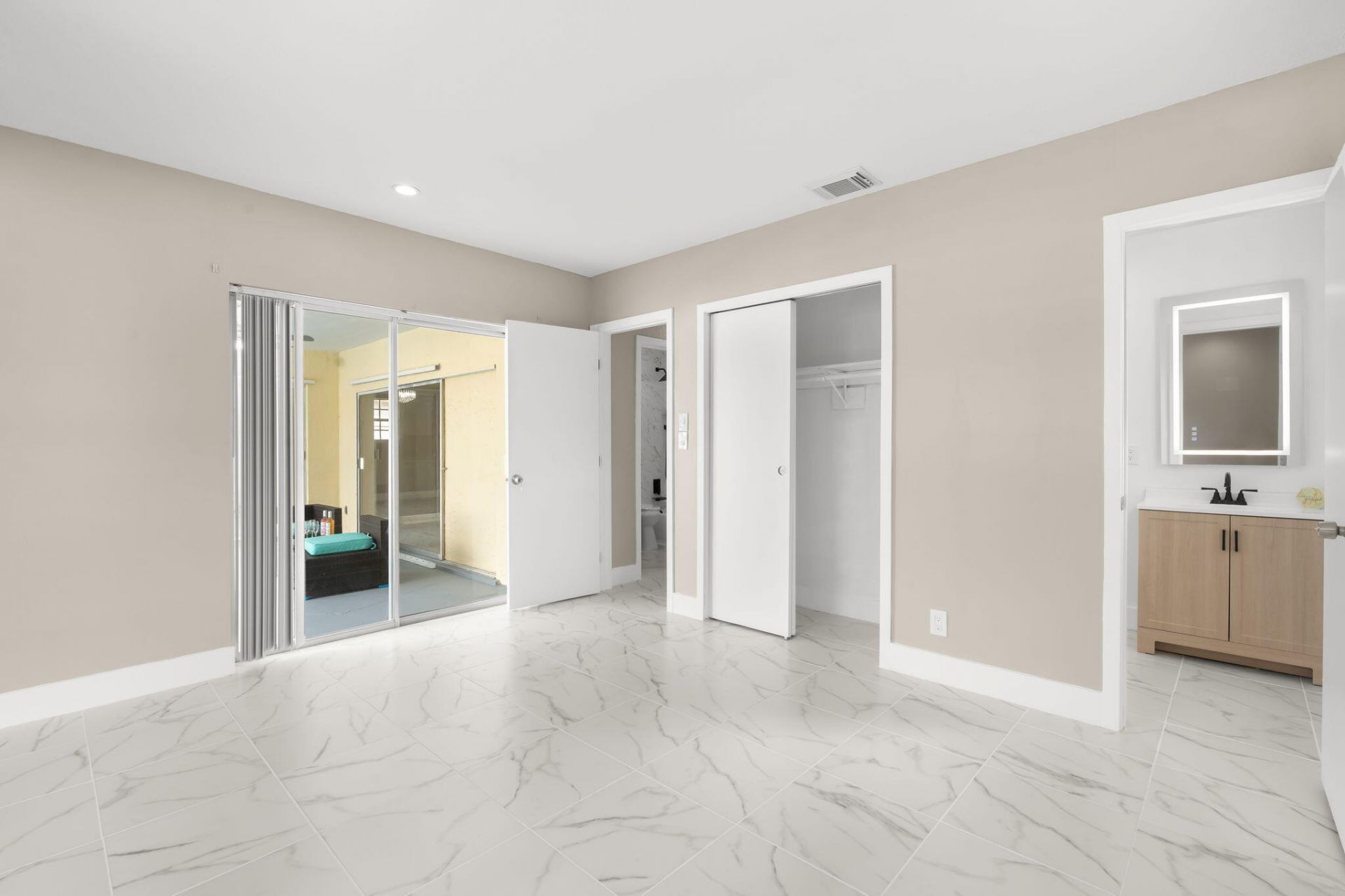 3921 NW 35th Terrace, Lauderdale Lakes, FL 33309 Photo