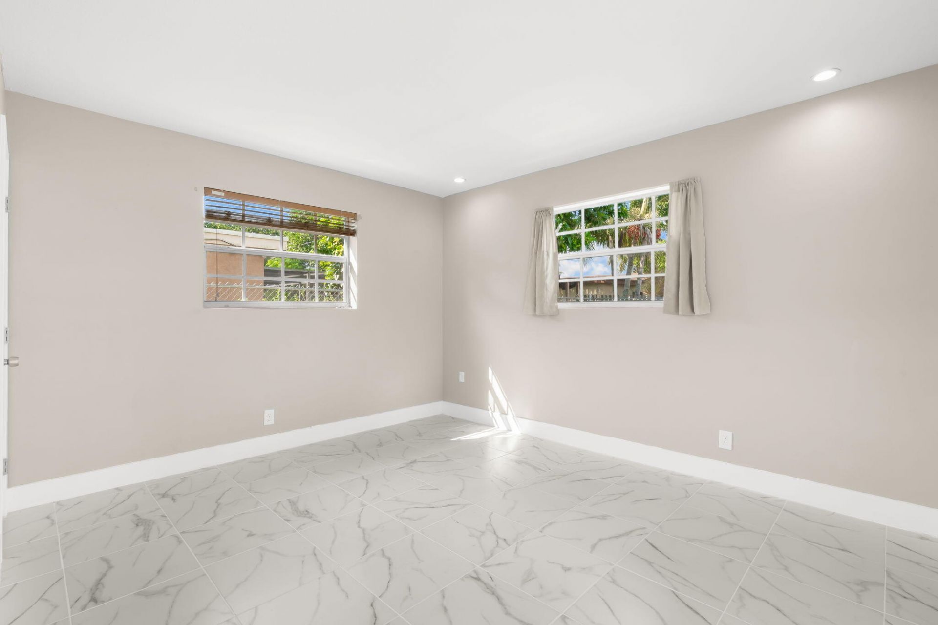 3921 NW 35th Terrace, Lauderdale Lakes, FL 33309 Photo