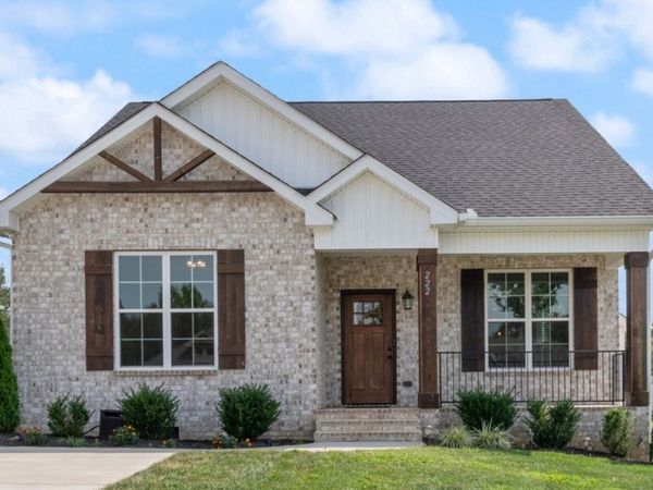 222 Julia Ann Ct, Springfield, TN 37172