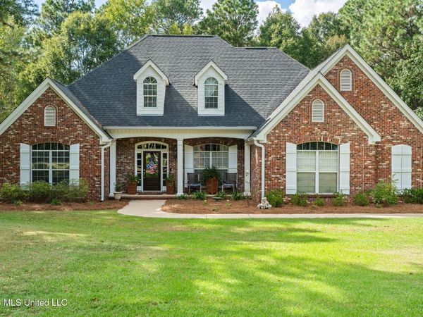 34 Brookline Drive, Hattiesburg, MS 39402