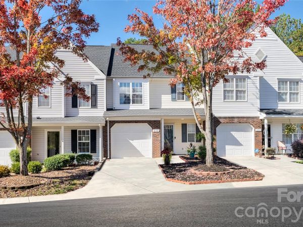 859 Pelican Bay Drive, Pineville, NC 28134