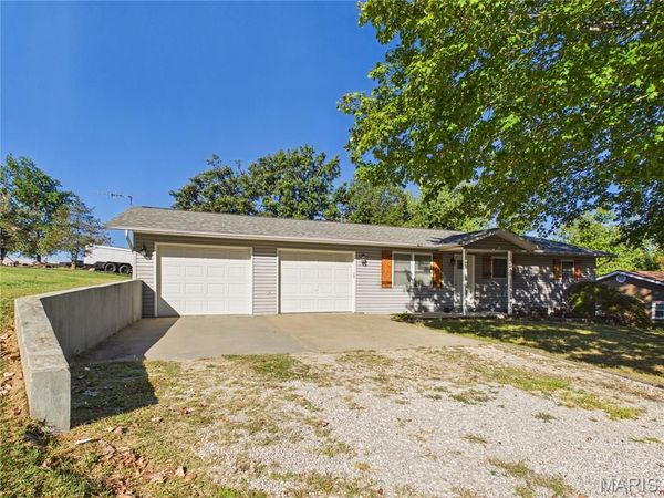 56 Saint Johns Court , Perryville, MO 63775