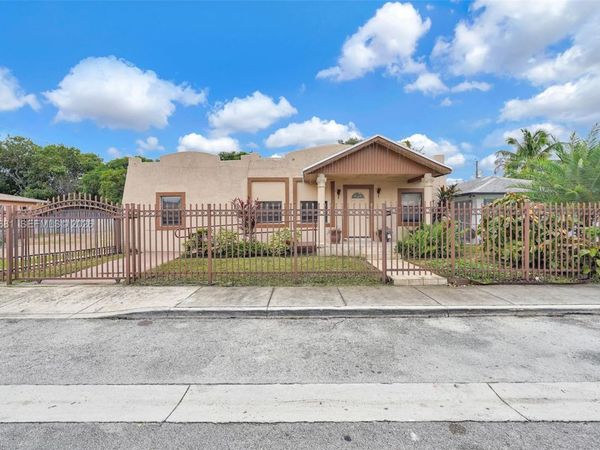520 NW 49th St , Unit 1, Miami, FL 33127