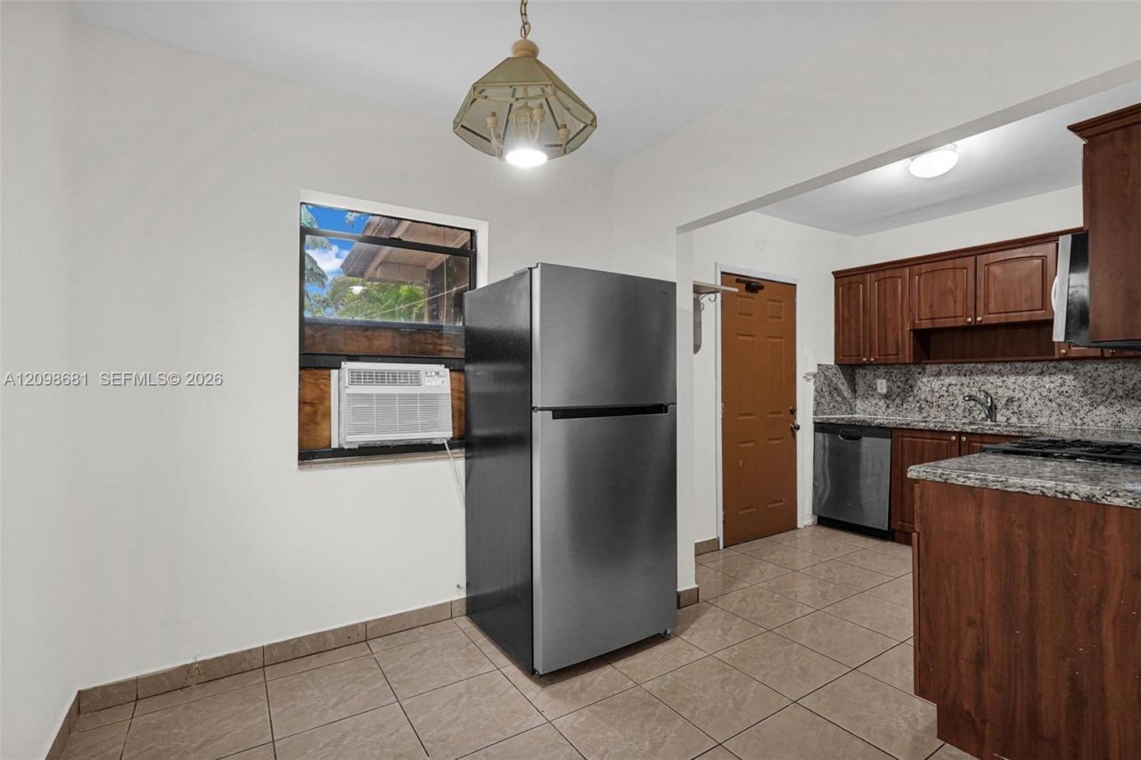 520 NW 49th St , Unit 1, Miami, FL 33127 Photo