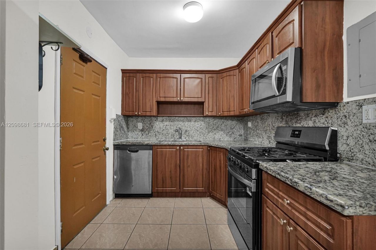 520 NW 49th St , Unit 1, Miami, FL 33127 Photo