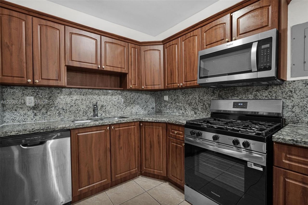 520 NW 49th St , Unit 1, Miami, FL 33127 Photo