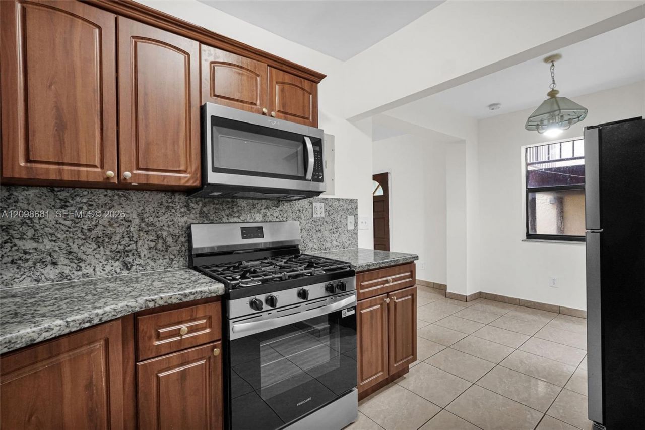 520 NW 49th St , Unit 1, Miami, FL 33127 Photo