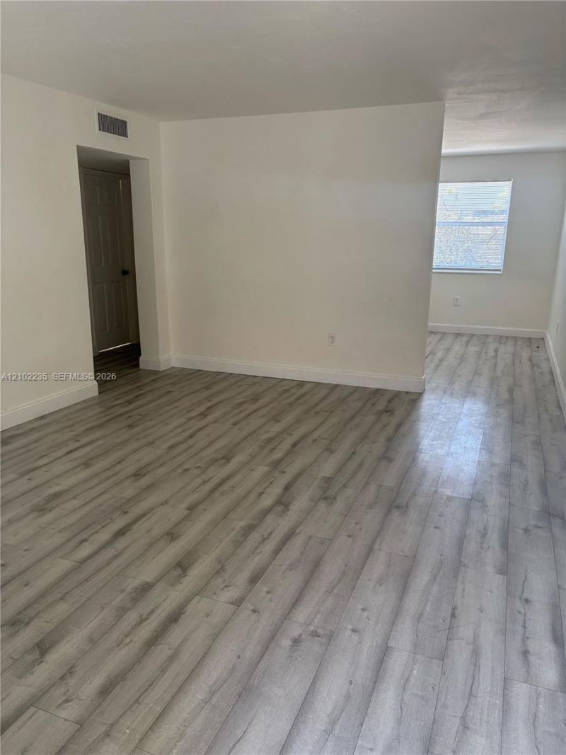 111 NW 152nd St, Unit 01, Miami, FL 33169 Photo