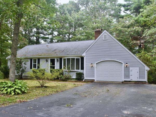 10 Rolling Oaks Dr, Bourne, MA 02559