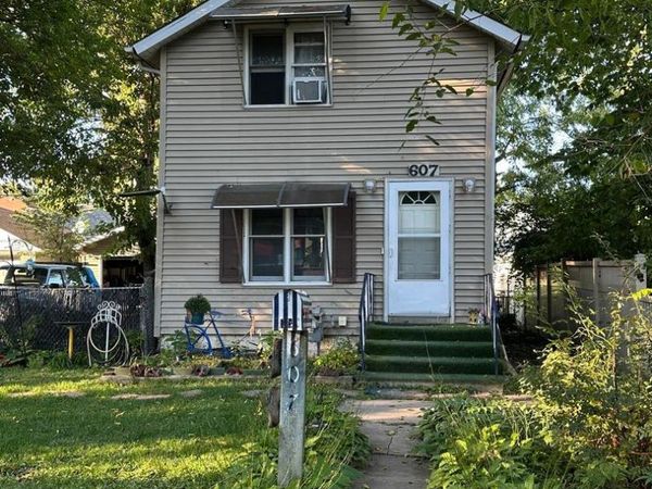607 Richmond Street , Joliet, IL 60435