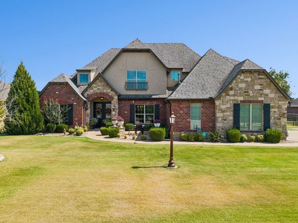 6381 N Locust Lane , Owasso, OK 74055