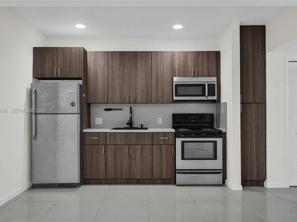 18 NW 45th St , Unit B, Miami, FL 33127