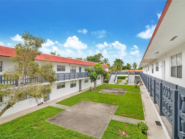 111 NW 152nd St , Unit 12, Miami, FL 33169