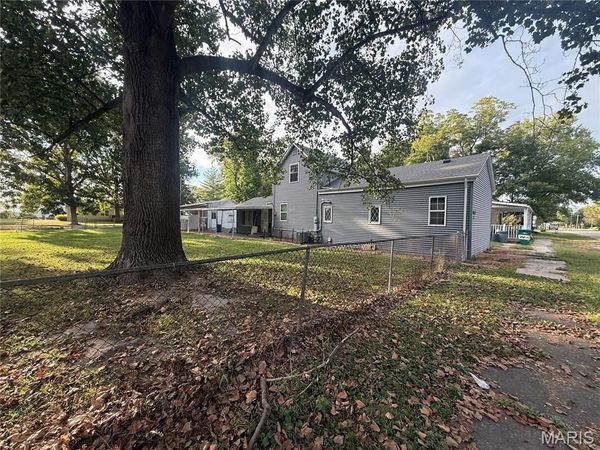 2120 S 3rd Street , Fayetteville, IL 62258